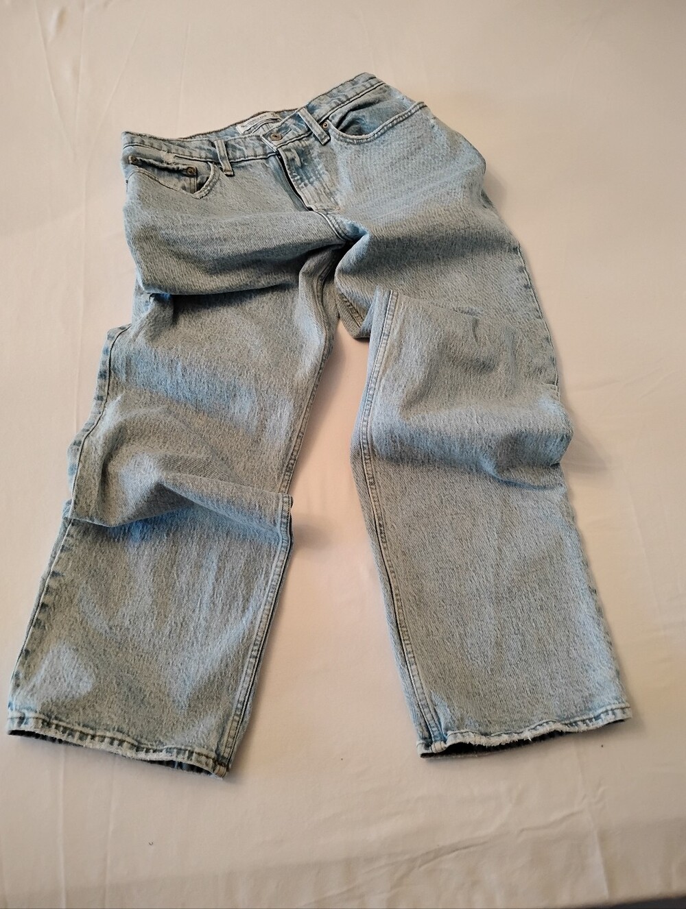 Abercrombie Classic Light Wash Women's Jeans - Casual Straight Fit